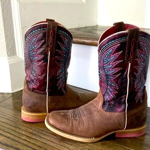 Ariat girls’ boots, size 1.5